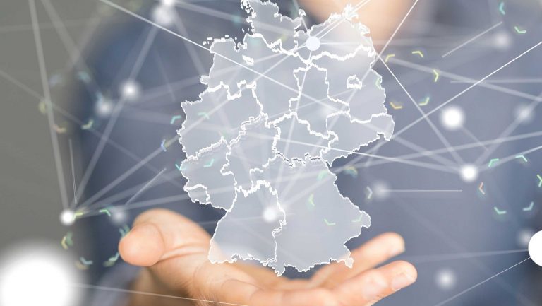 Schmuckbild Hand mit Deutschlandkarte