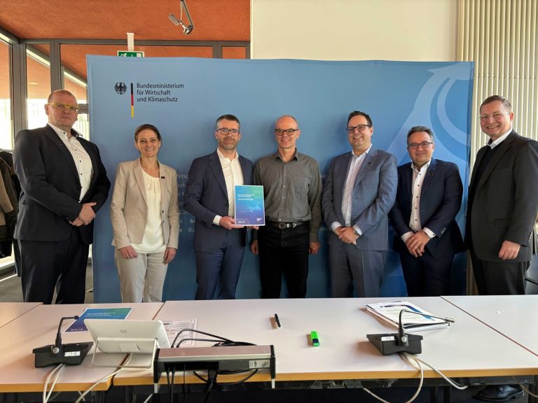 BDLI und Vertreter des Fachausschuss Forschung und Technologie stellen dem BMWK und dem PT-LF das neue BDLI-Positionspapier vor